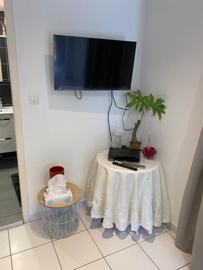 Studio - Carre De Soie Vaulx En Velin Екстериор снимка